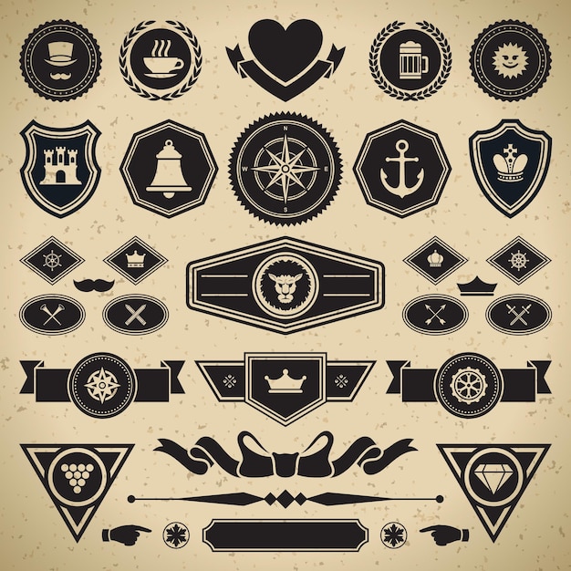 Vector logotipos antiguos en pegatinas vectoriales de papel descolorido castillo retro en brazos de escudo con corona de reina y ancla