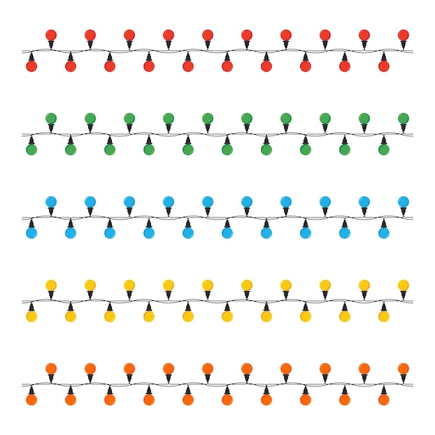 Luces de colores navideños aisladas sobre fondo blanco.