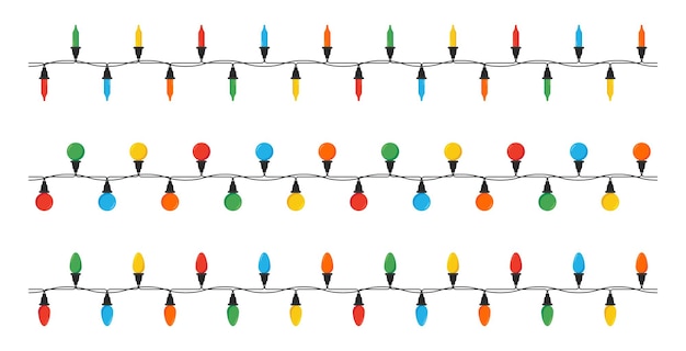 Luces de colores navideños aisladas sobre fondo blanco.
