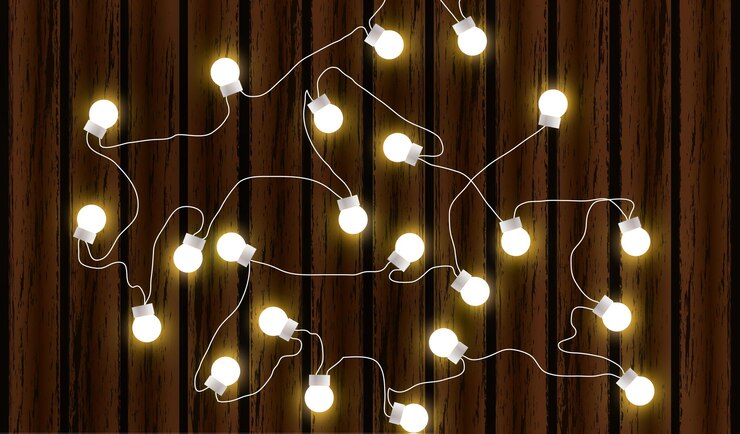 Vector luces de navidad aisladas sobre fondo de madera oscura guirnalda de resplandor bombillas de navidad de resplandor vectorial en cables