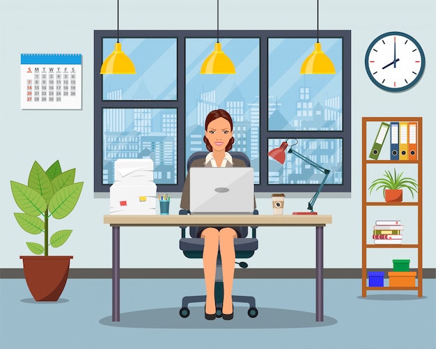 Lugar de trabajo de oficina con mesa, estantería, ventana.