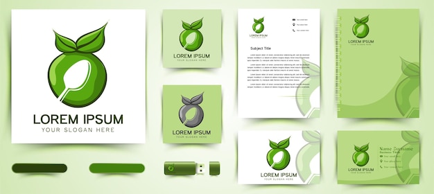 Manzana verde y cuchara, logotipo de alimentos saludables y plantilla de marca de tarjeta de visita Diseños Inspiración aislada sobre fondo blanco