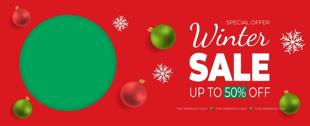 Maqueta de venta de invierno sobre fondo rojo con círculo verde Juguetes navideños realistas con nieve Escena de venta y presentación Ilustración comercial vectorial