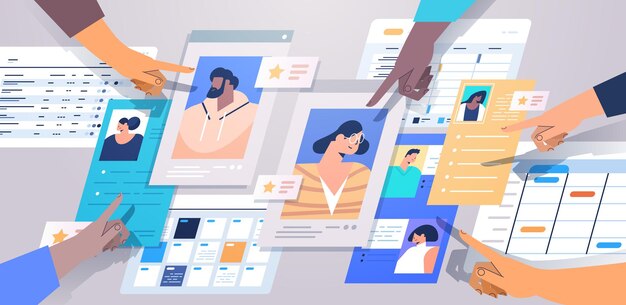 Mezcle las manos de los gerentes de recursos humanos de carrera eligiendo el curriculum vitae con foto e información personal