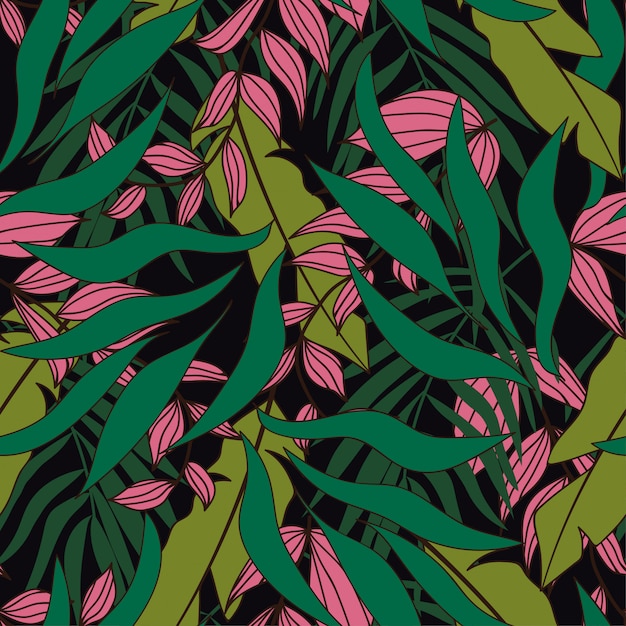 Modelo inconsútil tropical con plantas rosadas y verdes sobre fondo oscuro