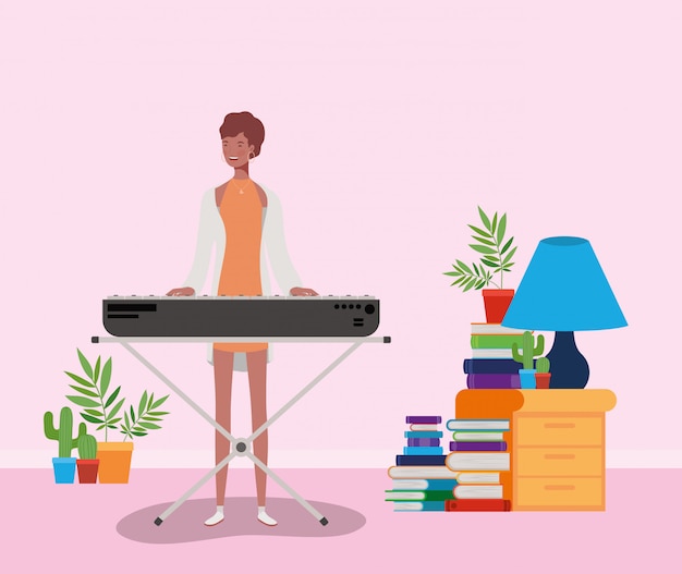 Mujer afro jugando personaje de piano