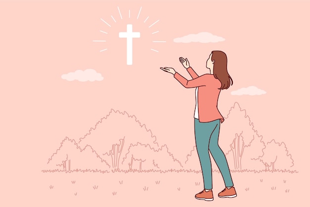 Mujer católica mira la cruz brillante en el cielo orando a dios por ayuda para encontrar el camino correcto