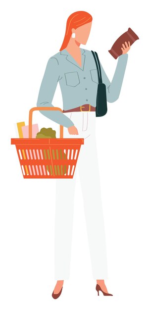 Mujer comprando leyendo la etiqueta de la canasta de comestibles mujer comprando comestibles vestimenta de oficina