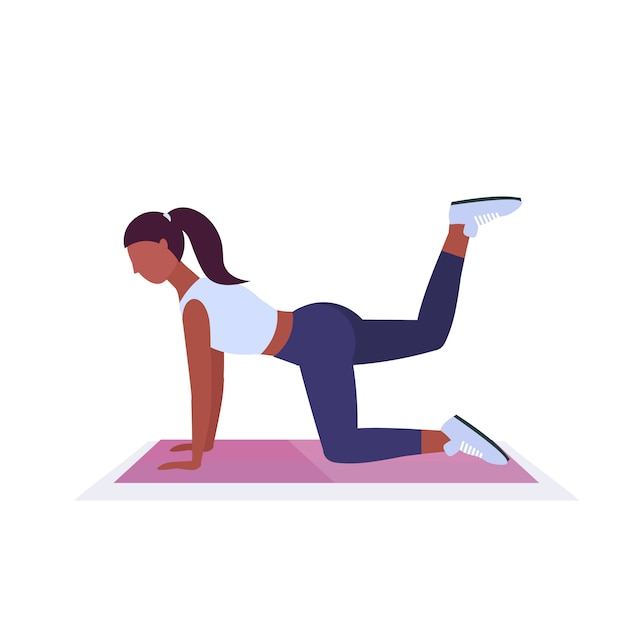 Vector mujer deportiva haciendo ejercicios de fitness en la estera de yoga chica entrenamiento en gimnasio entrenamiento aeróbico estilo de vida saludable concepto fondo blanco.