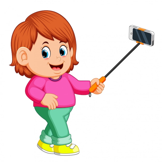 Mujer joven con selfie palo