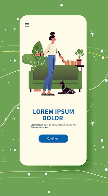 Mujer con perro en la sala de estar participando en un estilo de vida saludable rodeada de plantas y libros fondo verde pantalla de la aplicación móvil