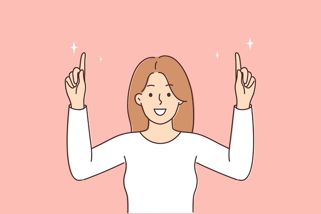 Mujer sonriente apuntando a un buen trato