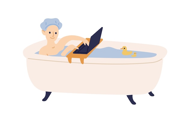 Mujer sonriente navegando por internet durante la ilustración plana del vector del baño. Mujer feliz relajándose en el baño pasando tiempo en línea aislada en blanco. Linda chica chateando o viendo usar una laptop.