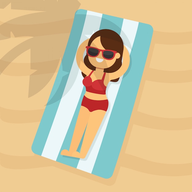 La mujer va a viajar en vacaciones de verano, Mujer joven en Bikini en topless rojo acostada en la toalla de playa debajo de la palmera