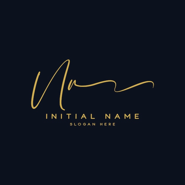 n r letra inicial escrita a mano y logotipo de la firma