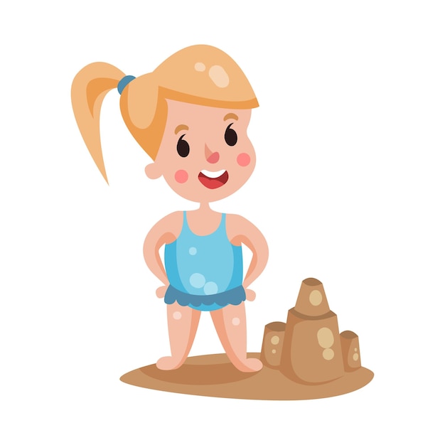 Niña linda con traje de baño azul jugando con arena en una playa, vector de caracteres coloridos ilustración sobre un fondo blanco