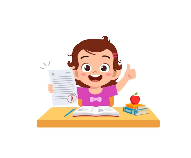 Niño lindo se siente feliz porque obtiene una buena calificación en el examen