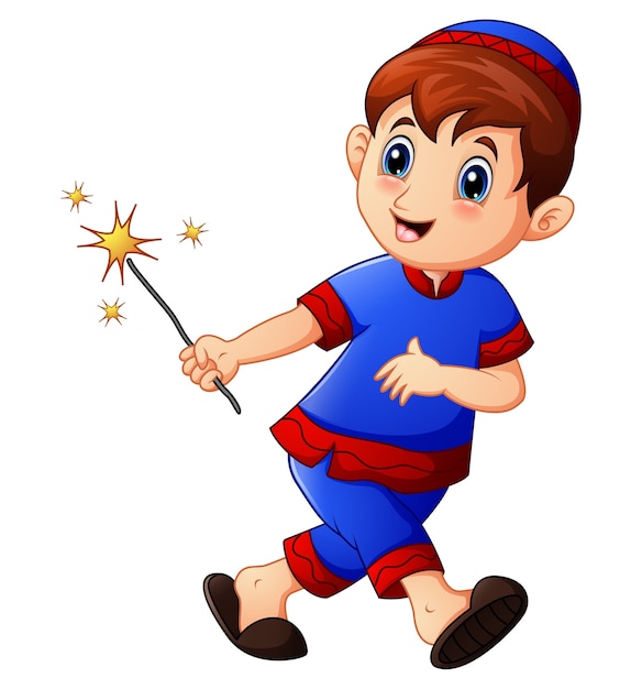 Niño musulmán corriendo con la celebración de fuegos artificiales en el mes de Ramadán