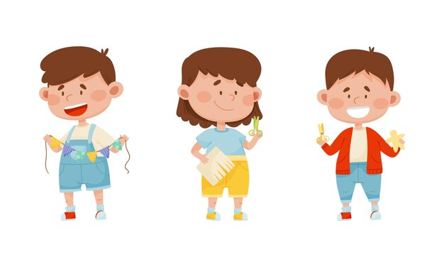 Niño y niña sonrientes con tijeras cortando papel para el conjunto vectorial de actividades de aplicación y artesanía