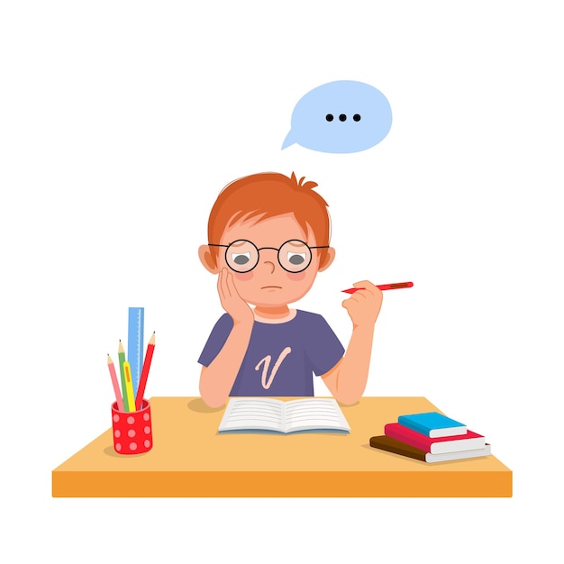 niño pequeño con la mano en la mejilla sintiéndose cansado aburrido y perezoso estudiando haciendo su tarea en el escritorio
