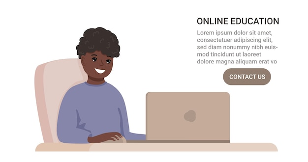 Niño sonriente sentado frente a la computadora portátil Concepto de educación en línea Buen diseño para chatear en línea