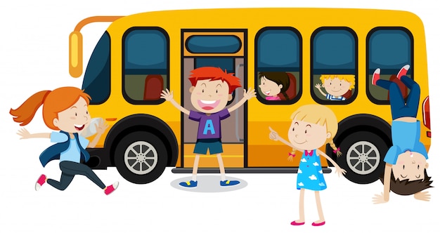 Niños en un autobús escolar.