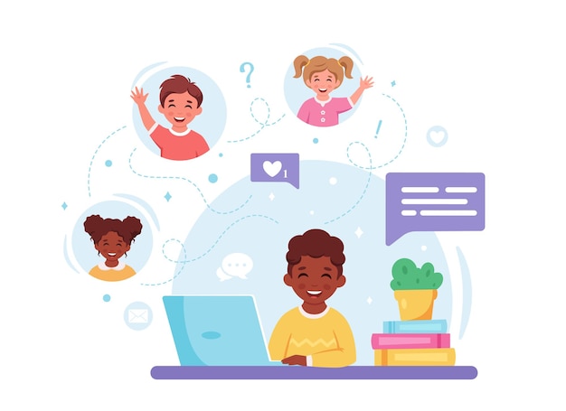 Niños comunicándose en línea Videollamada con amigos chateando en línea