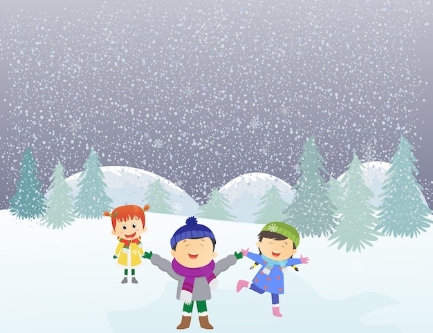 niños felices jugando al aire libre en invierno