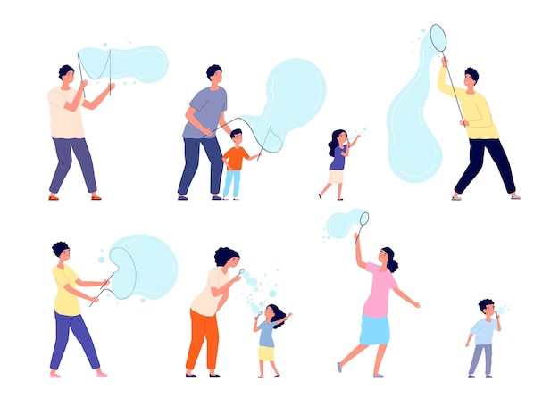 Los niños juegan con burbujas. Actividad de verano para niños. Adulto que sopla pompas de jabón Fiesta moderna. Espectáculo infantil. Diversión al aire libre.