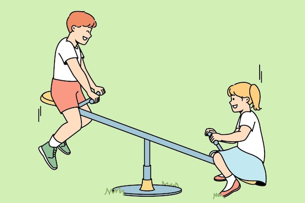Los niños montan en teetertotter en el patio de recreo en verano