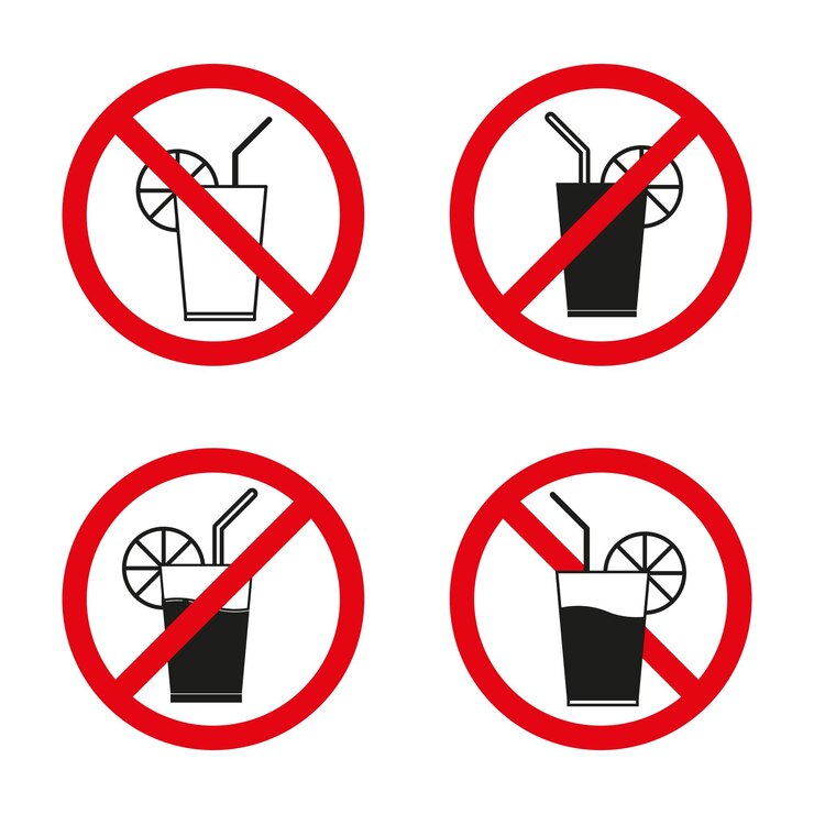 Vector no se permiten bebidas símbolos de prohibición roja vaso con paja y limón ilustración vectorial