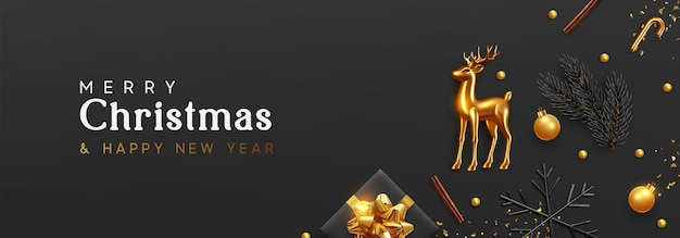 pancarta navideña. Fondo de Navidad con objetos realistas, ciervos de metal dorado, ramas de abeto, cajas de regalo. Decoraciones tradicionales de Año Nuevo, vistas desde arriba. Cartel horizontal, encabezado para sitio web.