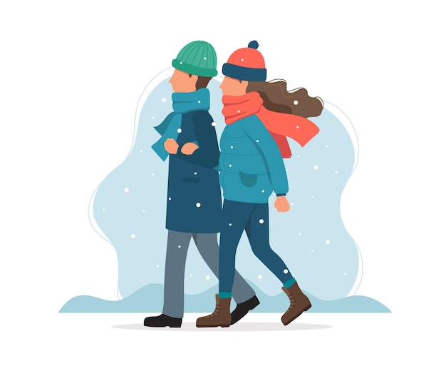 Pareja caminando en invierno.