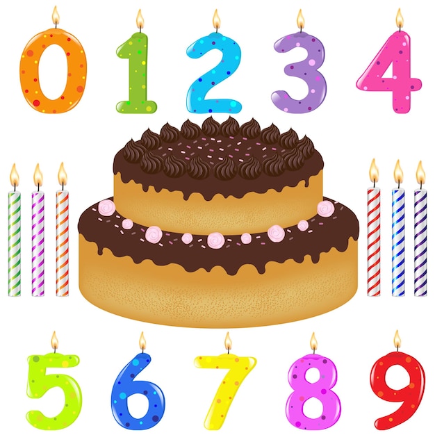 Pastel de cumpleaños con velas de diferentes formas