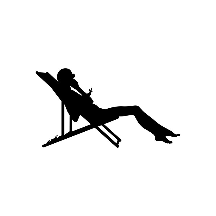 Persona relajada en una silla