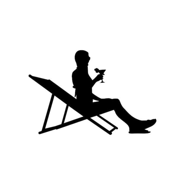 Persona relajándose en una silla de playa con un cóctel