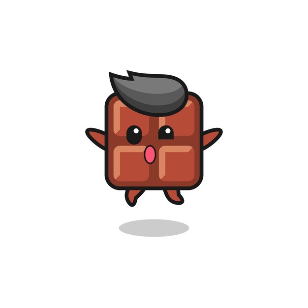 El personaje de la barra de chocolate está saltando gesto