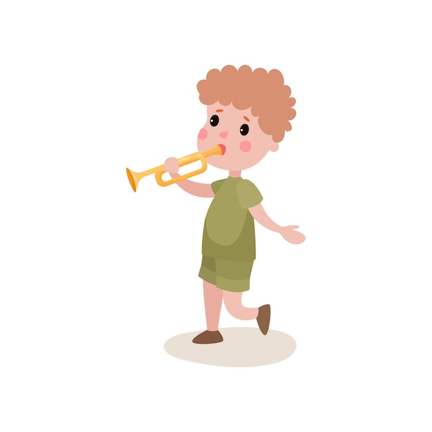 Personaje de boy scout con uniforme de campamento caqui, caminando y tocando la trompeta. concepto de exploración. recreación activa de los niños. ilustración de vector de diseño plano aislado sobre fondo blanco.