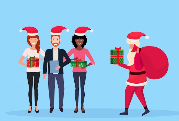 Vector las personas que reciben regalos de santa claus