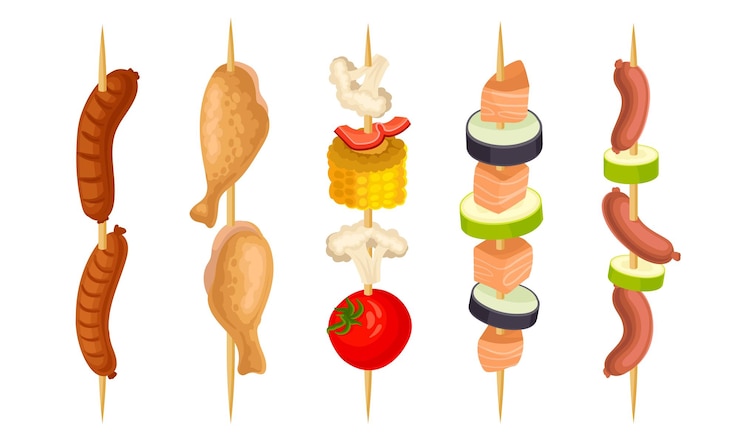 Vector placas de carne y verduras en rodajas en salchichas o palos de madera cocinados en un conjunto vectorial de parrilla