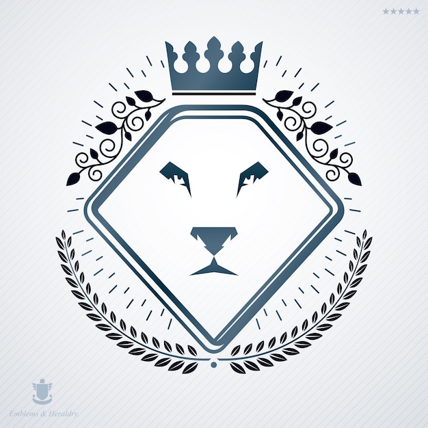 Plantilla de emblema de vector heráldico de lujo hecha con ilustración de león salvaje y corona de monarca
