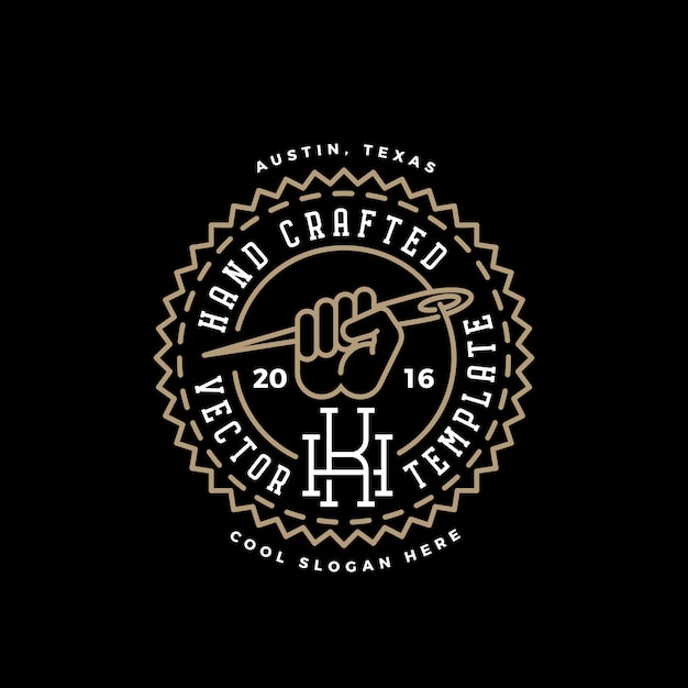 Plantilla de logotipo retro hecho a mano. Puño con símbolo de aguja, hilo y tipografía vintage.