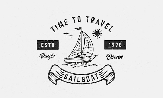 Poster del logotipo vintage del velero Emblema náutico con la cinta del velero Bandera sol y estrellas Yate B