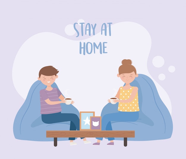 Quedarse en casa, taza de café de hombre y mujer en la sala de estar
