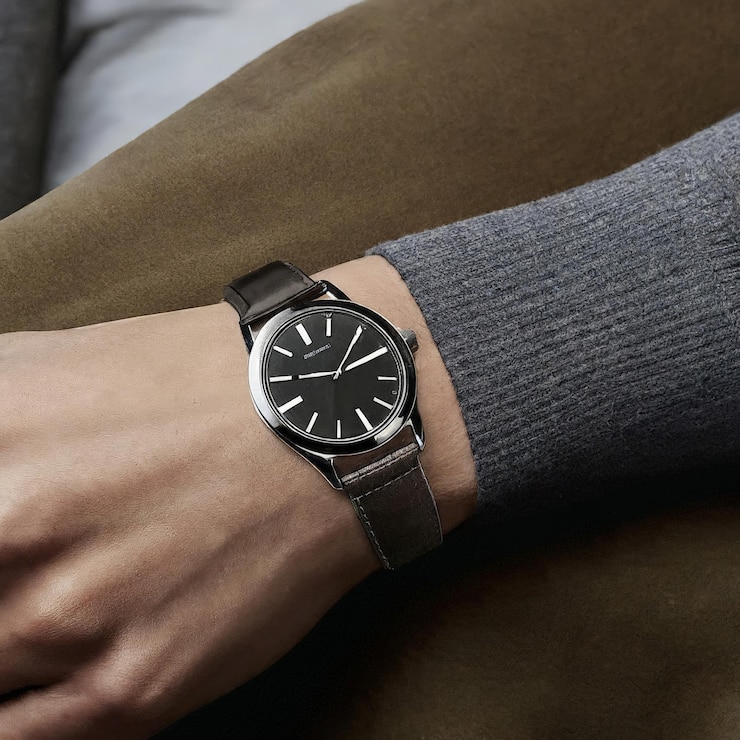 Vector reloj de hombre elegante en la mesa de madera reloj de hombres elegante en la tabla de madera