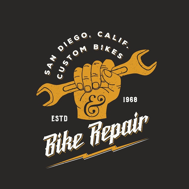 Reparación de bicicletas vintage logo template fist holding wrench con tipografía retro y texturas lamentables.