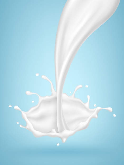 Salpicaduras de leche vertiendo aislado sobre fondo azul.