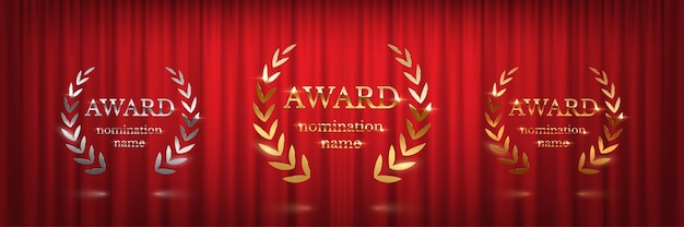 Signos de premio de oro, plata y bronce con corona de laurel aislado sobre fondo de cortina roja