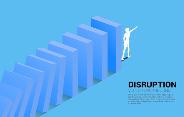 La silueta del hombre de negocios apunta hacia adelante al final del colapso del dominó Concepto de interrupción de la industria empresarial