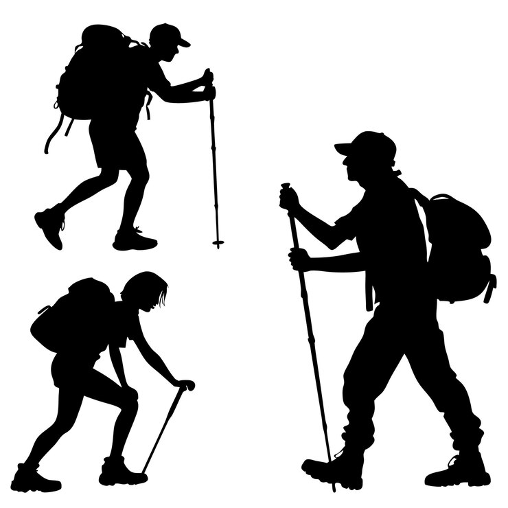 Siluetas de excursionistas en las montañas